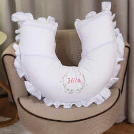 Almofada amamentação 100% Algodão Branco Clássico com babado Personalizado - Constantini Baby Almofada amamentação 100% Algodão Branco Clássico com babado Personalizado - Constantini Baby