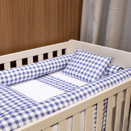 Kit Coordenado 2 Peças (Edredom + Fronha) Berço/Mini Cama Dupla Face Percal 100% Algodão Xadrez Azul - Constantini Baby Kit Coordenado 2 Peças (Edredom + Fronha) Berço/Mini Cama Dupla Face Percal 100% Algodão Xadrez Azul - Constantini Baby