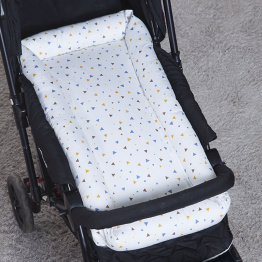 Kit para bebê de higiene e cuidados 8 Peças - Triangles Kit para bebê de higiene e cuidados 8 Peças - Triangles