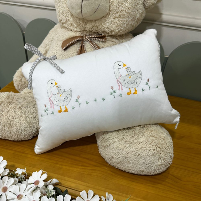 Almofada Decorativa Lunenê Baby Mamãe Ganso 9520