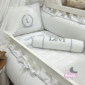 Enxoval de Berço Personalizado 08 Peças Essenciale Baby Branco e Cinza 200 Fios Enxoval de Berço Personalizado 08 Peças Essenciale Baby Branco e Cinza 200 Fios