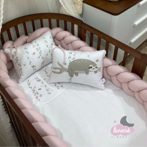 Enxoval de Berço Personalizado Evolutivo 06 Peças Bicho Preguiça Rosa 200 Fios Enxoval de Berço Personalizado Evolutivo 06 Peças Bicho Preguiça Rosa 200 Fios