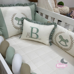 Enxoval de Berço Personalizado 07 Peças Baby Mix Cavalinho com Trança 140 Fios Enxoval de Berço Personalizado 07 Peças Baby Mix Cavalinho com Trança 140 Fios