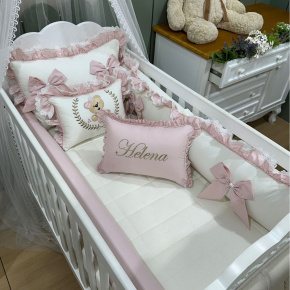 Enxoval de Berço Personalizado 08 Peças Meus Amores Ursa Fofura Rosê 200 Fios Enxoval de Berço Personalizado 08 Peças Meus Amores Ursa Fofura Rosê 200 Fios