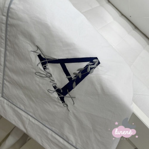 Manta Maternidade Personalizada Folhas Branco e Cinza 200 Fios Manta Maternidade Personalizada Folhas Branco e Cinza 200 Fios