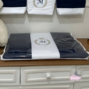 Trocador Personalizado Luxo Benjamin Baby Marinho Brasão Dourado 200 Fios Trocador Personalizado Luxo Benjamin Baby Marinho Brasão Dourado 200 Fios