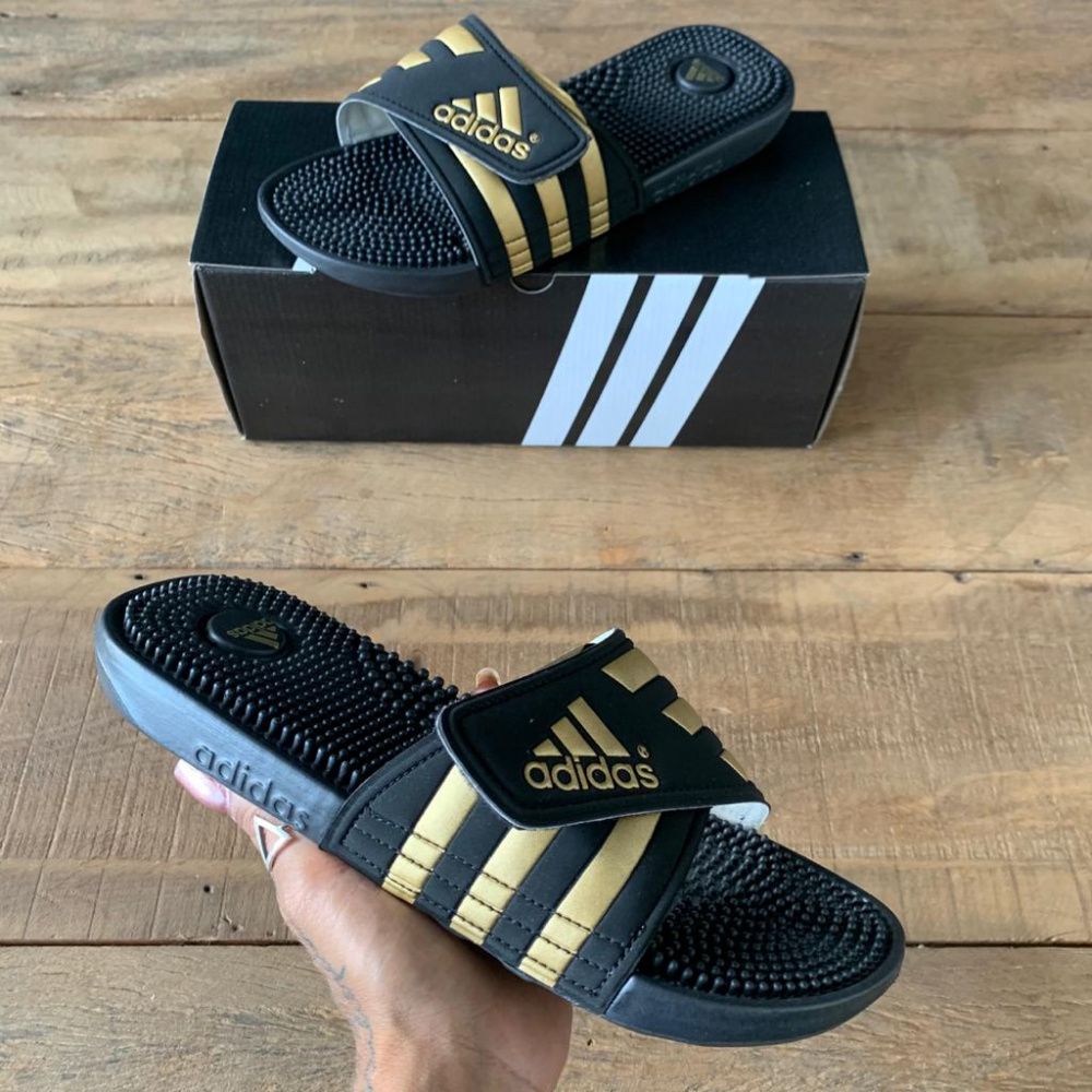 Chinelo Adidas Adissage Preto Dourado Tend Ncias De Grife