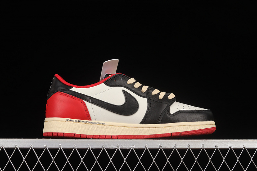 TRAVIS SCOTT X AIR JORDAN 1 LOW OG BEIGE/BLACK/RED - 3 REIS