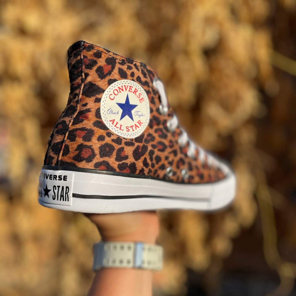 Tênis All Star Cano Alto Animal Print (com coração preto atrás