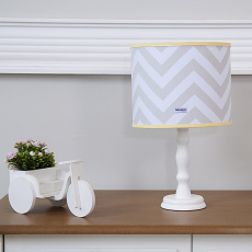 Abajur para Quarto de Bebê Brooklyn Chevron Cinza/Amarelo