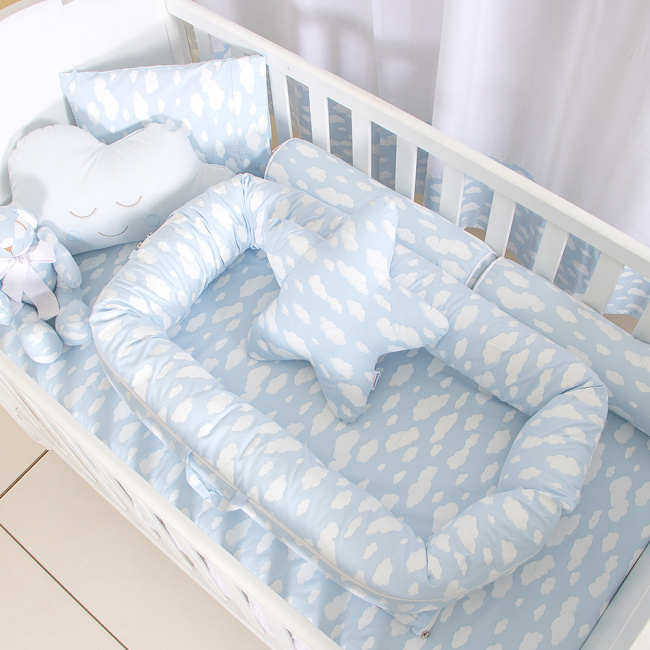 Bercinho Portátil Ninho para Bebê Sleep UM Master (1,00m x 60cm x 15cm) Nuvem Azul