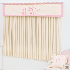 Cortina para Quarto de Bebê com Bandô Lapela Bordado Percal Love Flowers Creme/Rosa