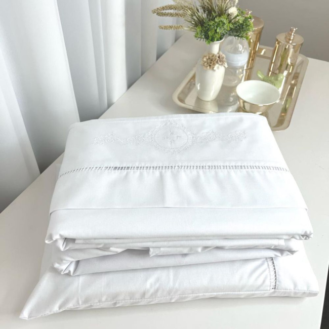 Jogo de Lençol para Berço 3 peças Percal 180 Fios 100% Algodão Ponto Palito Branco Brasão Branco