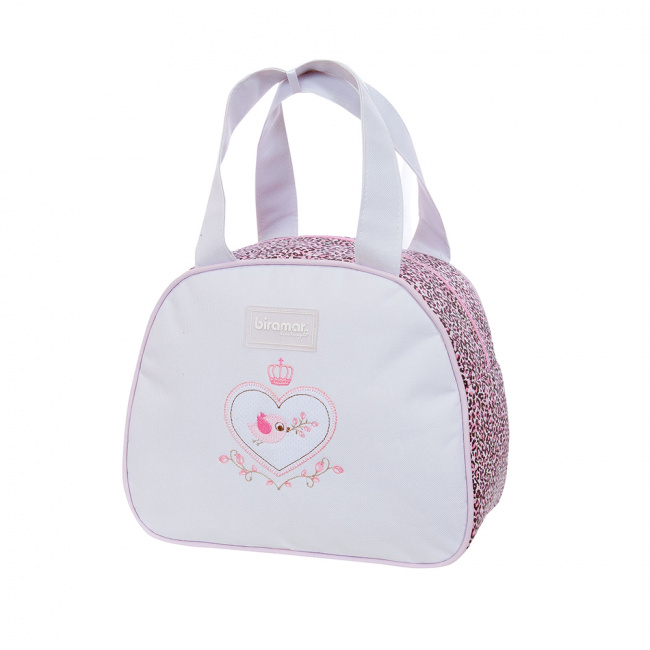 A imagem mostra uma bolsa organizadora estampa com detalhes rosas e de coração, para melhor organização dos itens necessários para uma boa introdução alimentar do bebê.