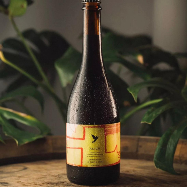 TRILHA ALICE SAISON 750ML — cerveja artesanal