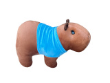 Capivara de Pelúcia Com Camiseta Azul Agenor Filó Fofinha 25cm