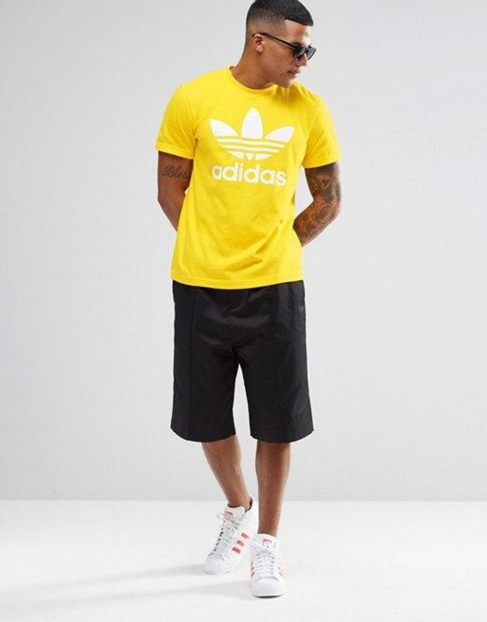 camiseta adidas trefoil amarela