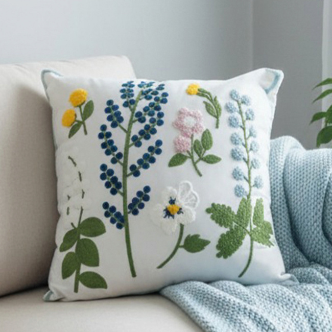 Almofada Bordada Alto Relevo Bloom 3D 45cm x 45cm 02 Peça - Florada