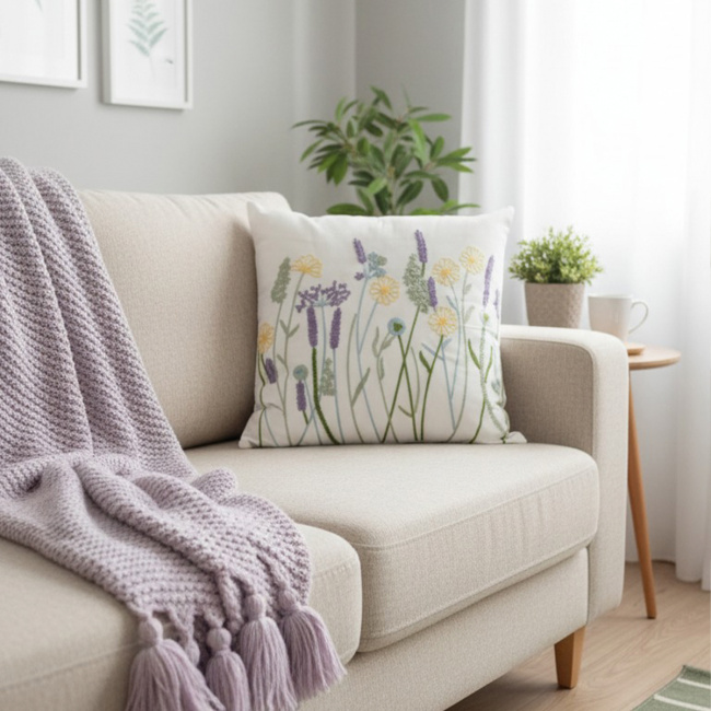 Almofada Bordada Alto Relevo Bloom 3D 45cm x 45cm 02 Peça - Viola