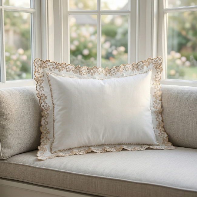 Almofada Yara 200 Fios 100% Algodão 55cm x 35cm 01 Peça - Palha / Dourado