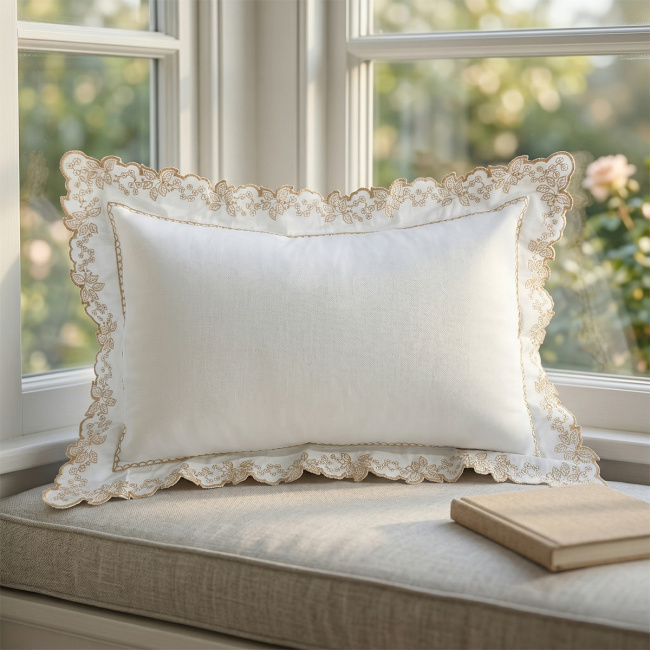 Almofada Yara 200 Fios 100% Algodão 55cm x 35cm 01 Peça - Palha / Dourado