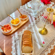Caminho de Mesa Roseto 40cm x 180cm 01 Peça - Botões com Dourados