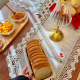 Caminho de Mesa Roseto 40cm x 220cm 01 Peça - Botões com Dourado