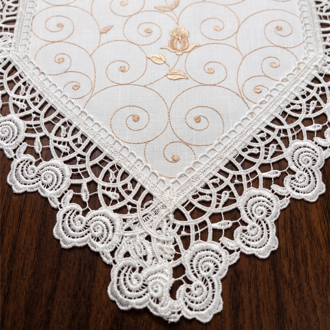 Caminho de Mesa Roseto 40cm x 220cm 01 Peça - Botões Dourados com Branco