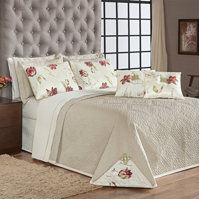 Cobre Leito Super King Núbia Detalhes em Floral 09 Peças - Fendi