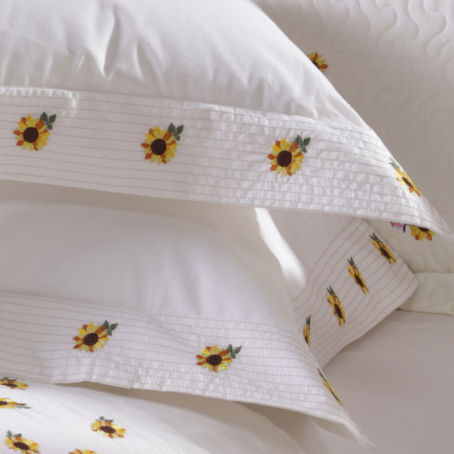 Fronha Bordada 70cm x 50cm Girassol 200 Fios 100% Algodão 02 Peças - Palha