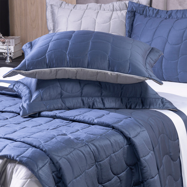 KIT Cama Posta King Colcha Maelis 100% Fibra de Bambu Dupla Face 2,80m x 2,70m 10 Peças - Cinza / Azul