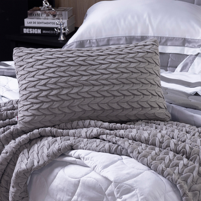 KIT Cama Posta King Colcha Maelis 100% Fibra de Bambu Dupla Face 2,80m x 2,70m 09 Peças - Cinza / Branco