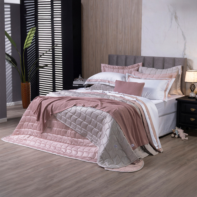 KIT Cama Posta Queen Colcha Maelis 100% Fibra de Bambu Dupla Face 2,60m x 2,40m 10 Peças - Bege / Rosê