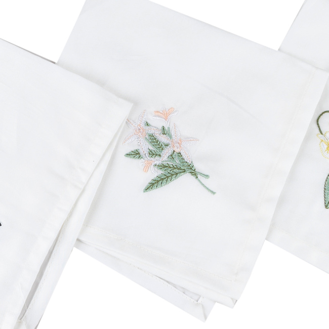Kit Guardanapos de Pano 40cm x 40cm 400 Fios 100% Algodão Toque Acetinado 04 Peças Branco - Bordado Agapanto