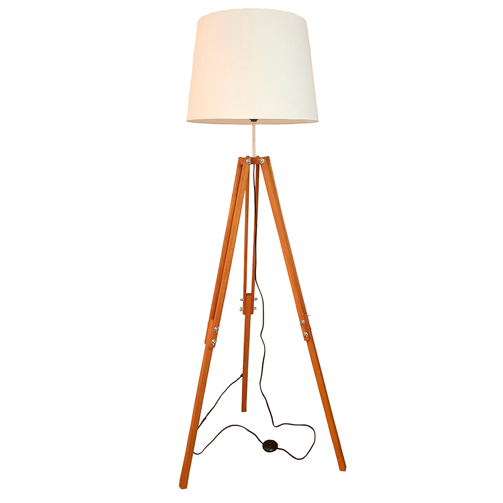 Luminária de Piso Tripé Veneza em Madeira Maciça com Cúpula de Algodão