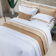 Porta Travesseiro Matelado Laisa 400 Fios Egípcio 90cm x 50cm 01 Peça - Branco / Dourado