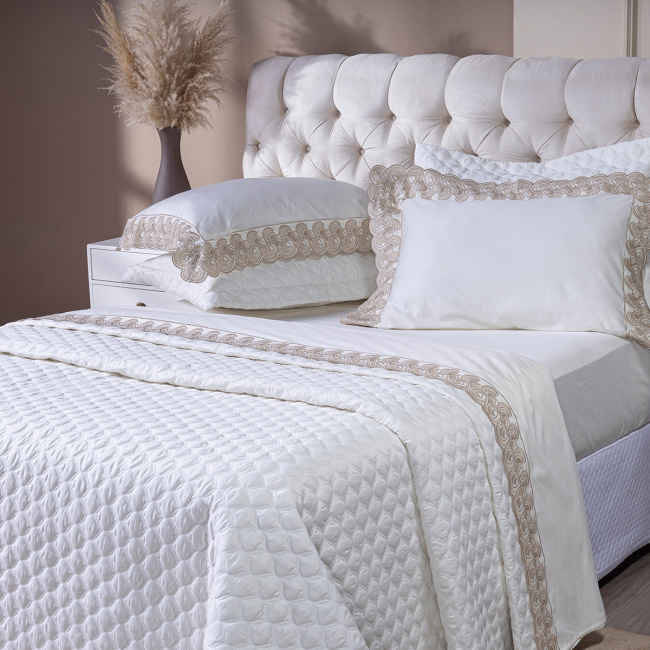 Roupa de Cama King Monaco 400 Fios 100% Algodão Egípcios 04 Peças - Dourado