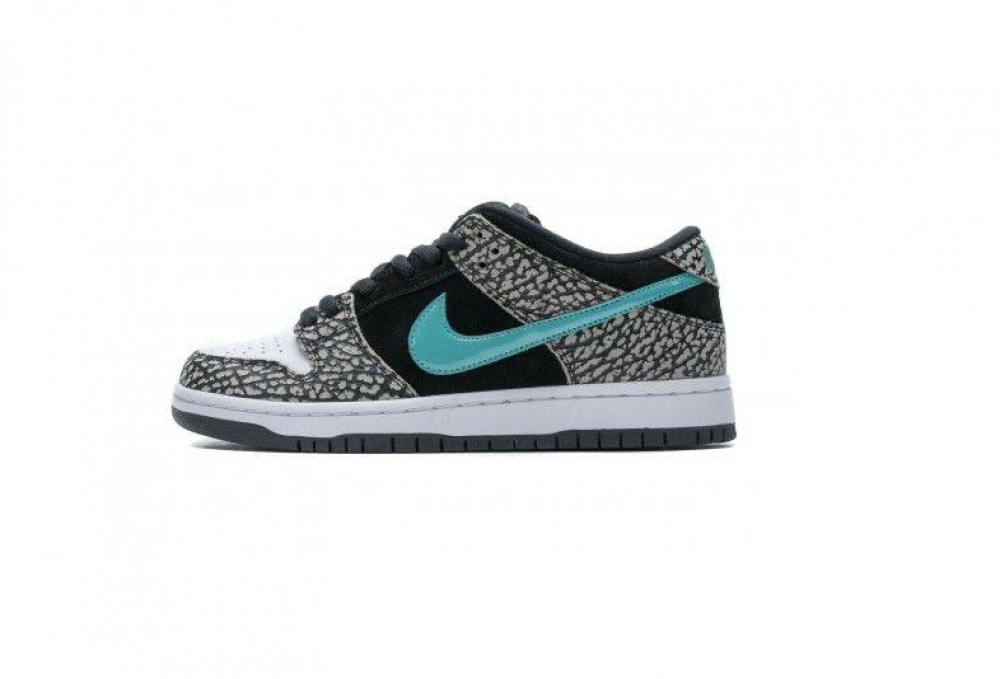 Nike sb dunk store elephant print