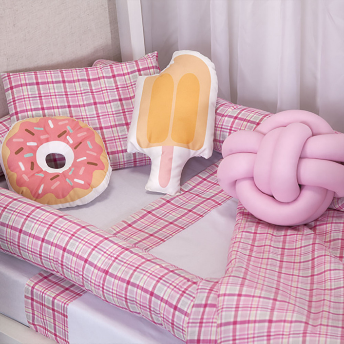 Jogo de lençol Montessoriano Mini Cama 3 Peças Percal 150 Fios 100% Algodão Xadrez Rosa - Constantini Baby