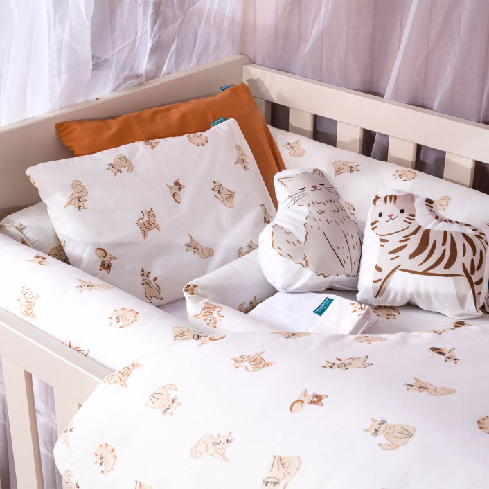 Kit de Capas de Rolinho para Berço 4 Peças Percal 100% Algodão Estampado Minha Gatinha - Constantini Baby
