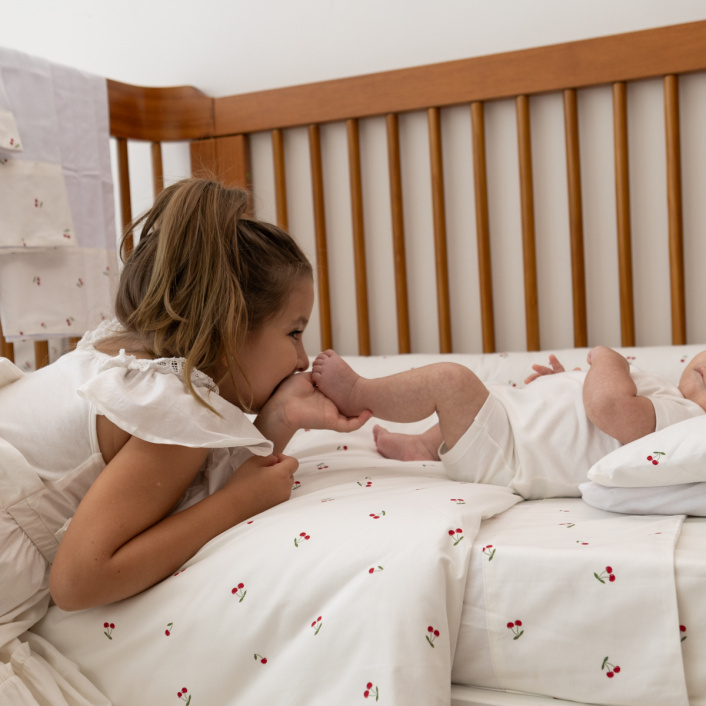 Kit de Mini Cama Montessoriano 100% Algodão 15 peças Cerejinha - Constantini Baby