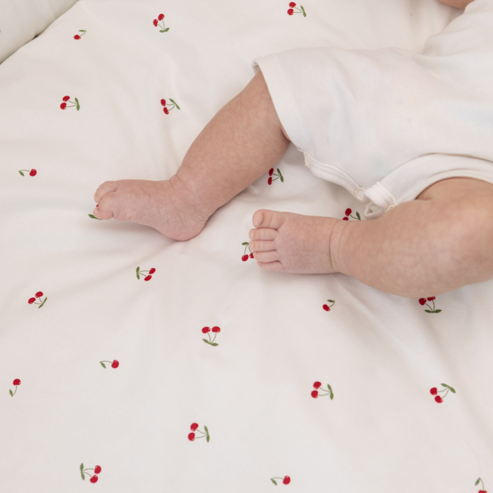 Lençol Avulso com Elástico para Berço Americano 200 Fios Percal 100% Algodão Cerejinha - Constantini Baby