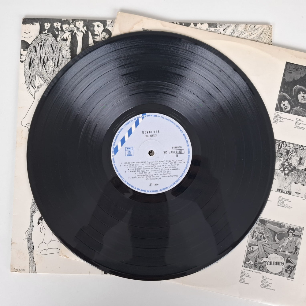 The Beatles - Revolver - 1966 (Disco de Vinil - LP) - Viva Vinil