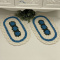 2 Tapetes de Crochê Oval - 3 Flores Azul c/ Bico Crú - Produto Feito a Mão