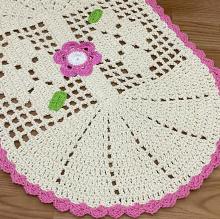 2 Tapetes de Crochê Oval - Bordado Flor Rosa - Produto Feito a Mão