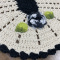 2 Tapetes de Crochê Oval - Bordado Florzinha c/ Bico Preto 1 - Produto Feito a Mão