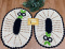 2 Tapetes de Crochê Oval - Bordado Florzinha c/ Bico Preto - Produto Feito a Mão