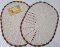 2 Tapetes de Crochê Oval Crú C/Bico Caramelo - Produto Feito a Mão