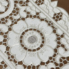 Bandeja de Chá Crivo Floral Bordado 32x48cm Branco C/Nude