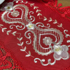 Bandeja Toalhinha Bordada C/Guippir Arabesco Vermelho C/Florzinha Branca